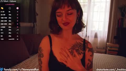 Snapshot of _freckles chatting on March 6, 10:15 pm Jacqui Queen goddess motorcycle mozzarella Jaq next livestream see bio online show from March 6, 10:15 pm