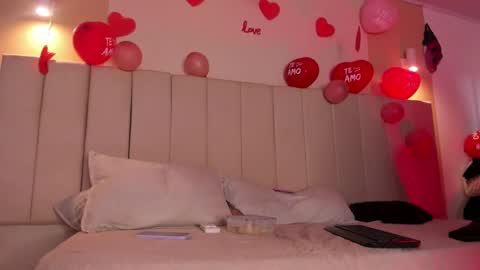 Snapshot of _frida_1 chatting on February 18, 1:00 pm Frida online show from February 18, 1:00 pm