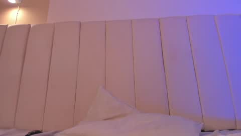 Snapshot of _frida_1 chatting on March 5, 7:17 pm Frida online show from March 5, 7:17 pm