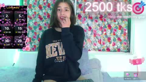 Gwen online show from February 21, 5:02 am