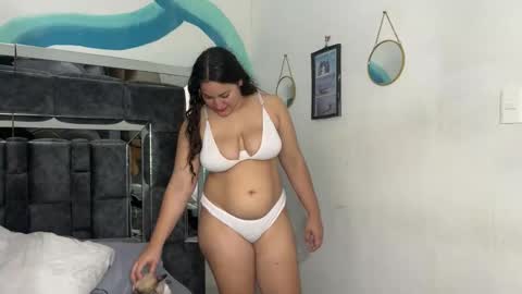 Snapshot of _hells_bells chatting on November 26, 1:45 pm Sam and MIke online show from November 26, 1:45 pm