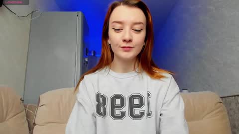 Snapshot of _hey_scarlett_ chatting on December 6, 4:14 am _hey_scarlett_ online show from December 6, 4:14 am