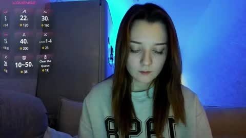 Snapshot of _hey_scarlett_ chatting on December 17, 12:43 pm _hey_scarlett_ online show from December 17, 12:43 pm