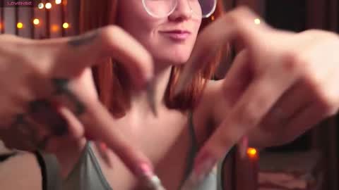 Snapshot of _hey_scarlett_ chatting on February 17, 7:21 pm _hey_scarlett_ online show from February 17, 7:21 pm