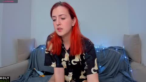 Snapshot of _holy_holes_ chatting on January 5, 1:03 am Anastasia online show from January 5, 1:03 am