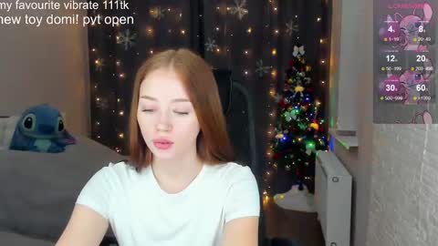 Snapshot of _hot_mia_1 chatting on December 9, 3:22 pm _hot_mia_1 online show from December 9, 3:22 pm