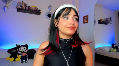 Snapshot of _hotpink chatting on January 6, 10:47 pm Jenn online show from January 6, 10:47 pm