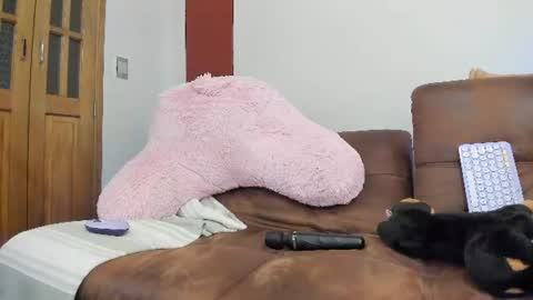 Snapshot of _hottie__ chatting on June 22, 3:25 am _hottie__ online show from June 22, 3:25 am
