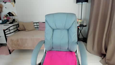 Snapshot of _i_d_a_ chatting on February 4, 1:02 am Ida online show from February 4, 1:02 am