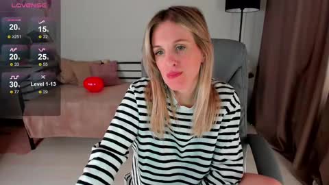 Snapshot of _i_d_a_ chatting on February 14, 7:17 am Ida online show from February 14, 7:17 am