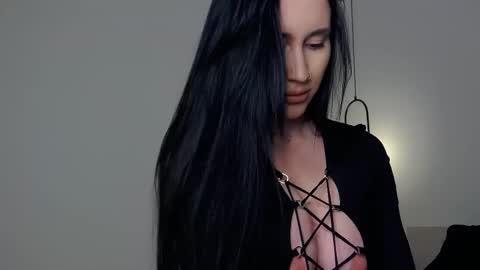 Mary online show from February 19, 6:00 pm