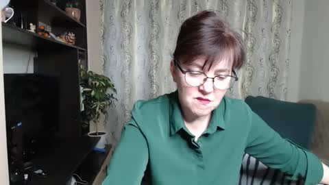 Snapshot of _illusion_ chatting on October 8, 5:05 am Illusion online show from October 8, 5:05 am