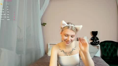 Snapshot of _innocent_soul_ chatting on November 22, 9:19 am Daisy online show from November 22, 9:19 am