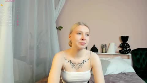 Snapshot of _innocent_soul_ chatting on November 23, 9:42 am Daisy online show from November 23, 9:42 am