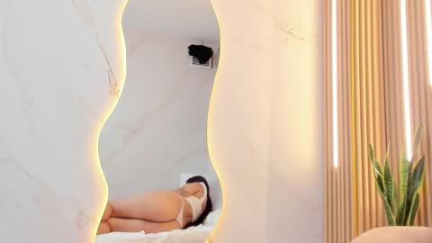 Snapshot of _iris_evans chatting on October 18, 3:35 pm _iris_evans online show from October 18, 3:35 pm