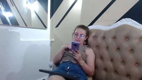 Isa online show from January 12, 7:21 pm