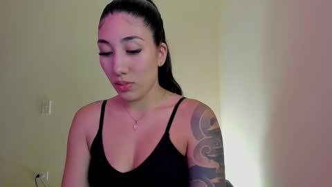 Snapshot of _isabella99_ chatting on October 12, 4:44 am Isabella online show from October 12, 4:44 am