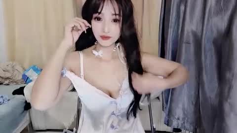 Snapshot of _iuiu_ chatting on December 15, 10:28 am UU online show from December 15, 10:28 am