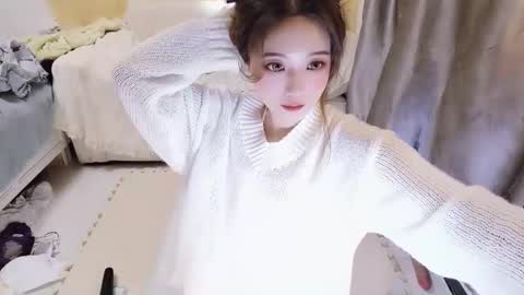 Snapshot of _iuiu_ chatting on February 10, 4:58 pm UU online show from February 10, 4:58 pm