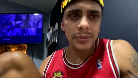 Snapshot of _jahtuzi_ chatting on December 31, 7:42 am JACKTUZZI instagram online show from December 31, 7:42 am