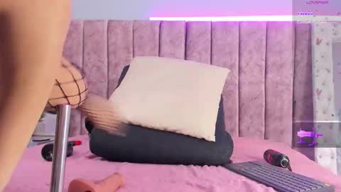 Jasmine online show from November 12, 2:17 pm