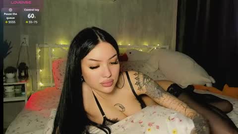 Jess blond and Leila brunette online show from April 12, 7:35 am