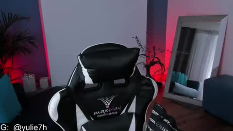 Snapshot of _jessy_moon_ chatting on November 14, 7:23 pm ... online show from November 14, 7:23 pm