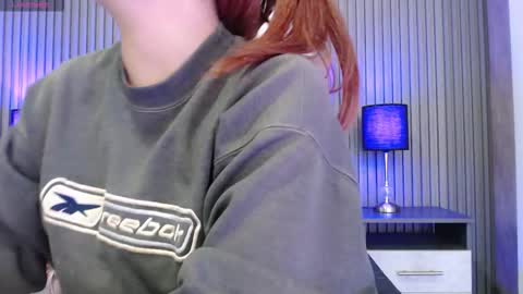 Mia online show from November 10, 2:16 pm