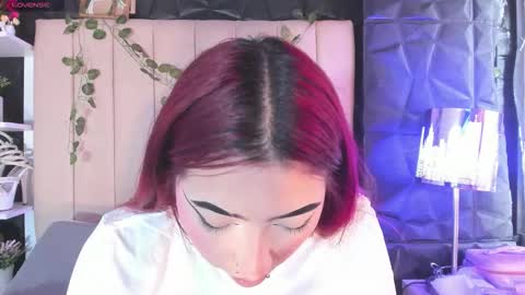 Mia online show from January 15, 4:22 pm