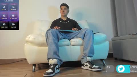 Snapshot of _juanes__ chatting on January 28, 11:39 pm _juanes__ online show from January 28, 11:39 pm