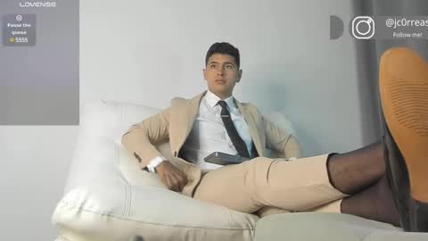 Snapshot of _juanes__ chatting on March 12, 3:46 am _juanes__ online show from March 12, 3:46 am