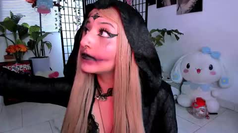 Snapshot of _julyana_ chatting on November 8, 5:34 pm JULIANA online show from November 8, 5:34 pm