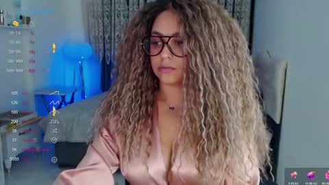 Snapshot of _just_a_queen_3 chatting on December 21, 4:47 pm _just_a_queen_3 online show from December 21, 4:47 pm