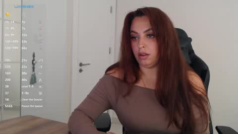 _just_a_queen_3 online show from May 22, 11:05 am