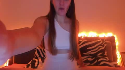 _just_a_simple_girl online show from December 18, 11:45 am