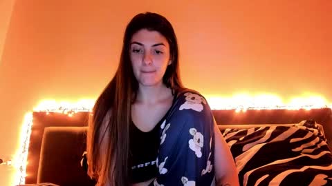 _just_a_simple_girl online show from December 22, 5:10 pm