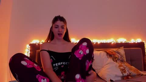 _just_a_simple_girl online show from January 9, 11:36 am