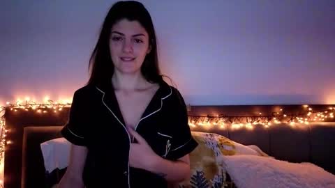 _just_a_simple_girl online show from February 6, 2:09 pm