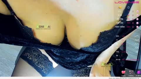 _justcallme_ online show from May 14, 8:37 pm