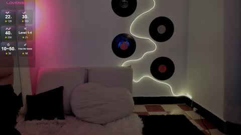 _karine01 online show from February 2, 2:21 am