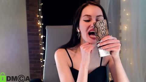  karolina online show from February 15, 6:44 pm