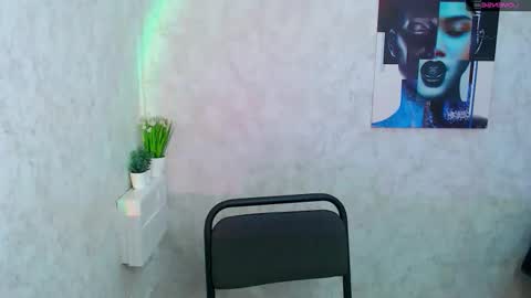 Snapshot of _kassiarayne_ chatting on April 9, 9:04 am Kassie online show from April 9, 9:04 am