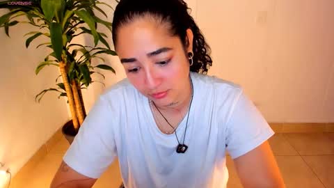 Snapshot of _kat_1 chatting on February 20, 9:10 am online show from February 20, 9:10 am