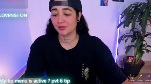 Snapshot of _kat_1 chatting on June 6, 12:10 pm online show from June 6, 12:10 pm