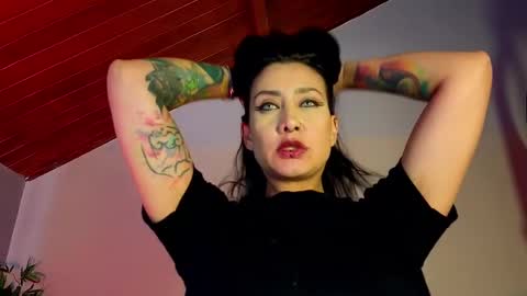 kelly online show from February 11, 6:33 pm