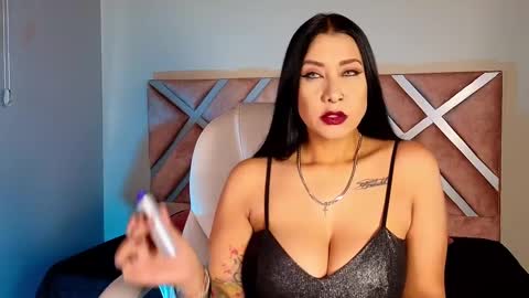 kelly online show from February 18, 12:28 pm