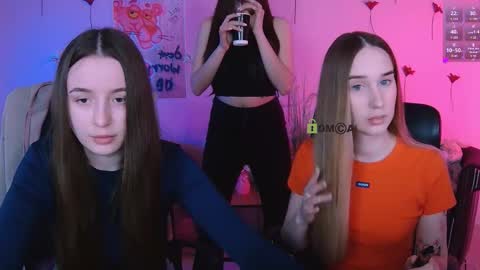 _kellykitten_ online show from April 24, 9:01 am