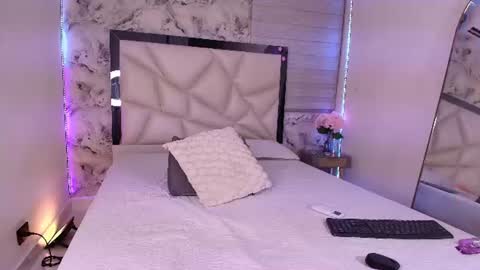 Kendall online show from July 31, 3:17 am