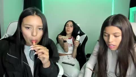 Snapshot of _khloe_sweet chatting on February 16, 11:16 pm khloe sweet online show from February 16, 11:16 pm