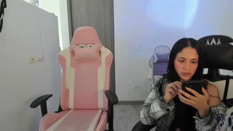 Snapshot of _khloe_sweet chatting on October 30, 1:23 pm khloe sweet online show from October 30, 1:23 pm